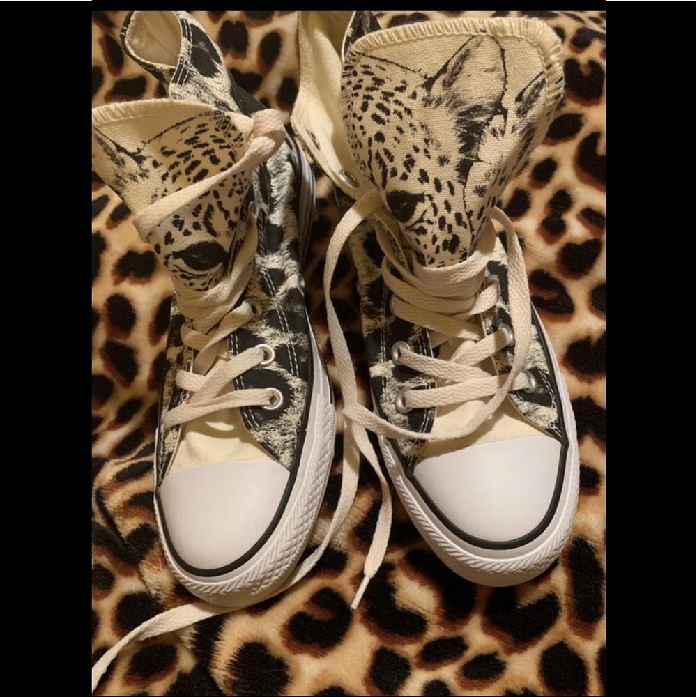 Cheetah print women’s converse